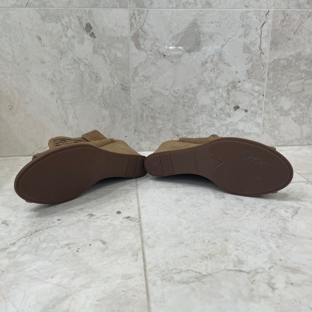 VIA SPIGA {10} Tan Wedge Shoes Peep Toe Laser Cut-out Design - Picture 11 of 14